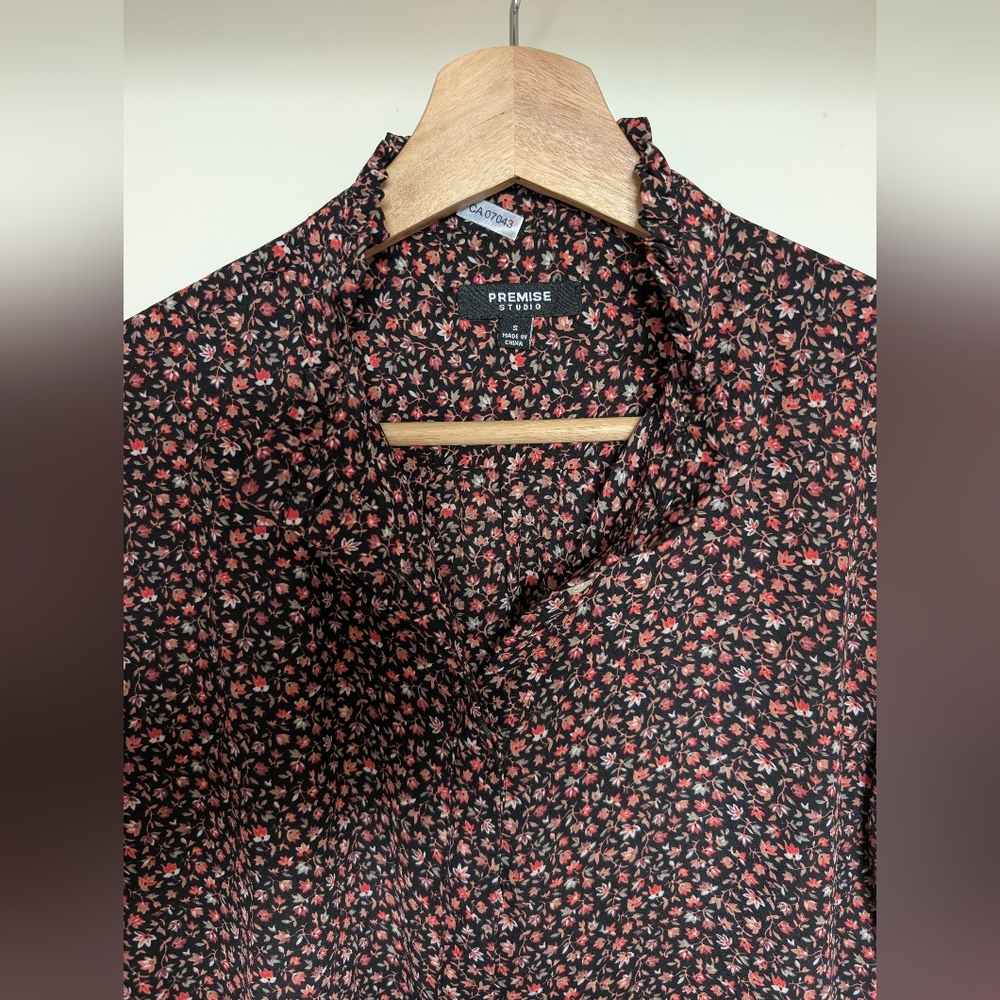 Premise Black and Red Floral Patterned Blouse